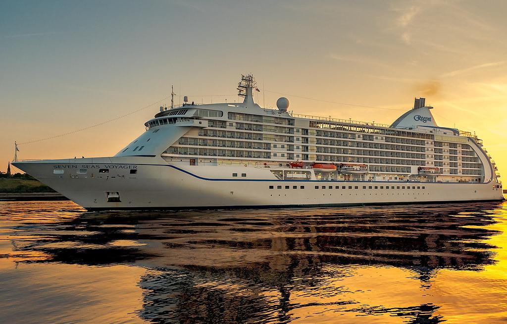 El Seven Seas Voyager navegando por el Mediterráneo (Regent Seven Seas Cruises) REGENT SEVEN SEAS CRUISES SEVEN SEAS VOYAGER REGENT CRUISES LUXURY CRUISES REGEN SEVEN SEAS CRUCEROS DE LUJO REGENT SEVEN SEAS VOYAGER CRUCEROS RSSC REGENT CRUISES #crucerosdelujo #luxurycruises #crucerosexclusivos #regentsevenseas #regentcruises #rssc #crucerosregent #sevenseasvoyager #regentvoyager #luxurycruises #crucerosdeluxe #crucerosdelujo #cruceroslujo